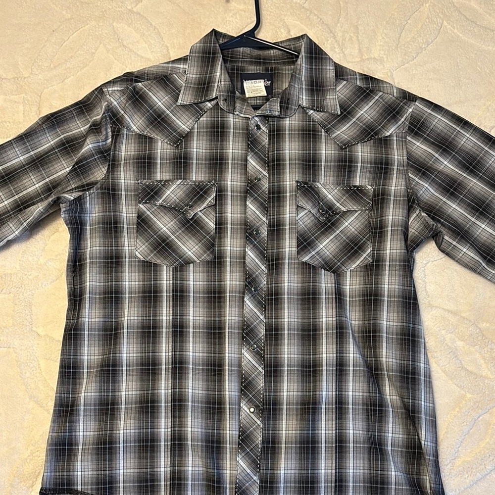 Wrangler pearl snap shirt